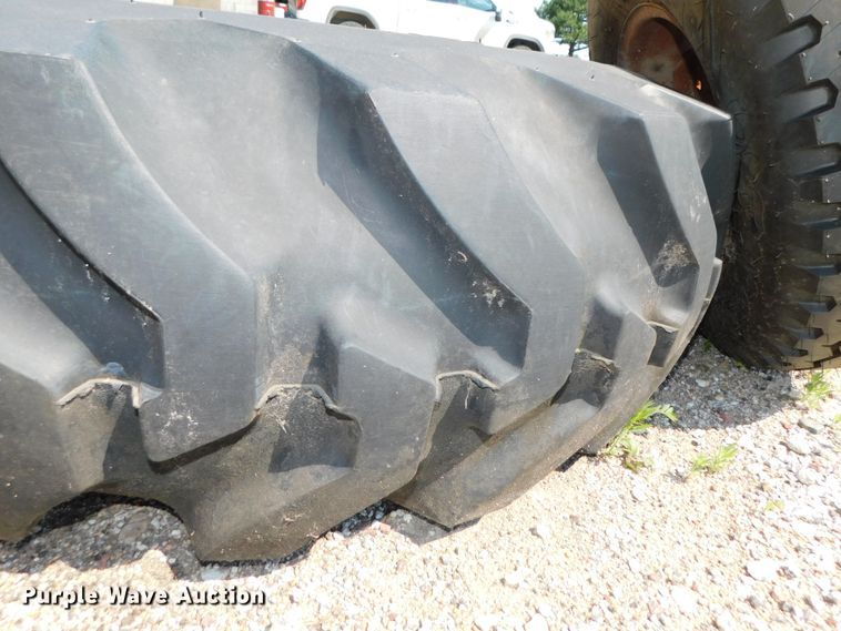 image for item DK8605 1991 John Deere 210C  landscape tractor