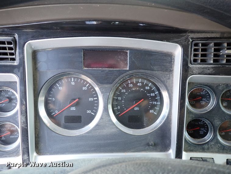 image for item DL7583 2010 Kenworth T400  dump truck