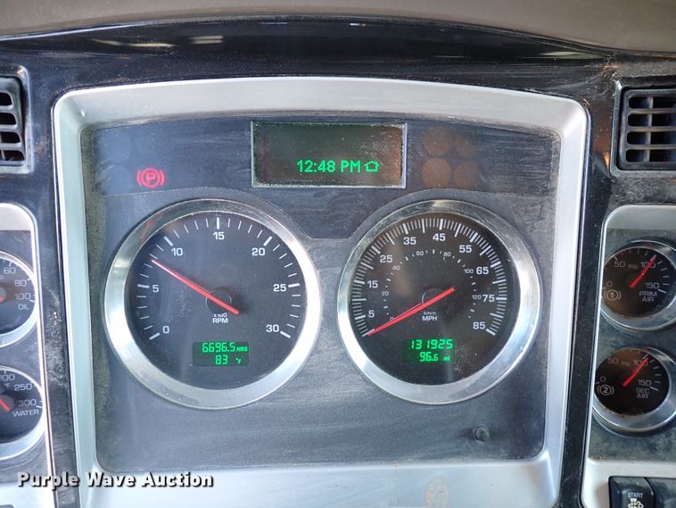 image for item DL7583 2010 Kenworth T400  dump truck