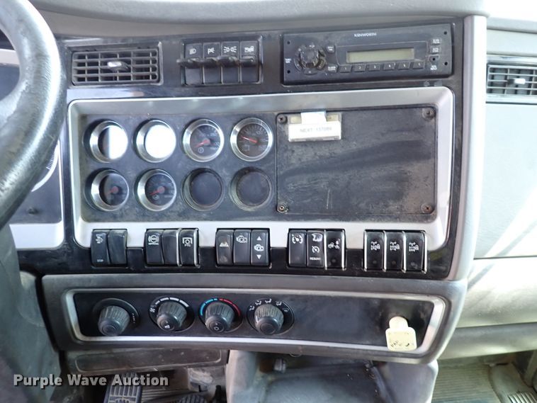 image for item DL7583 2010 Kenworth T400  dump truck