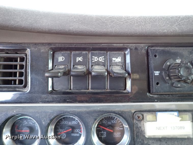 image for item DL7583 2010 Kenworth T400  dump truck