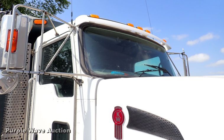 image for item DL7583 2010 Kenworth T400  dump truck