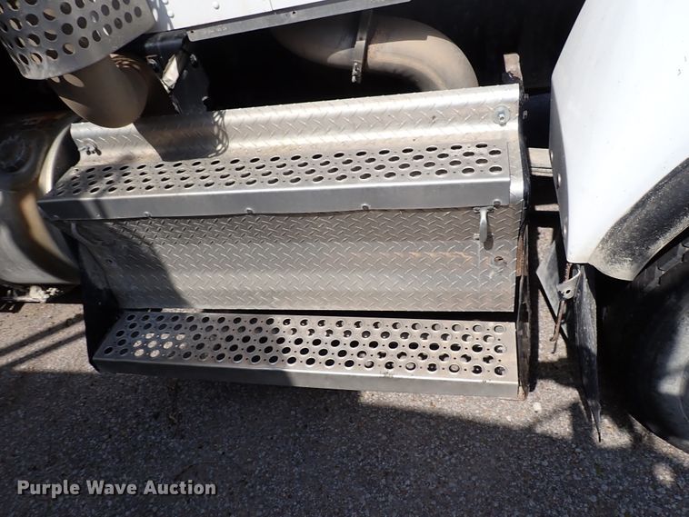 image for item DL7583 2010 Kenworth T400  dump truck