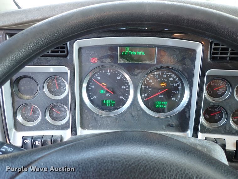 image for item DL7584 2010 Kenworth T400  dump truck