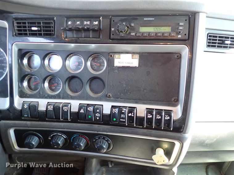 image for item DL7584 2010 Kenworth T400  dump truck