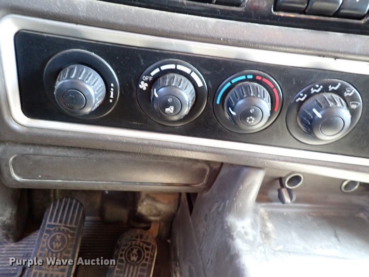 image for item DL7584 2010 Kenworth T400  dump truck