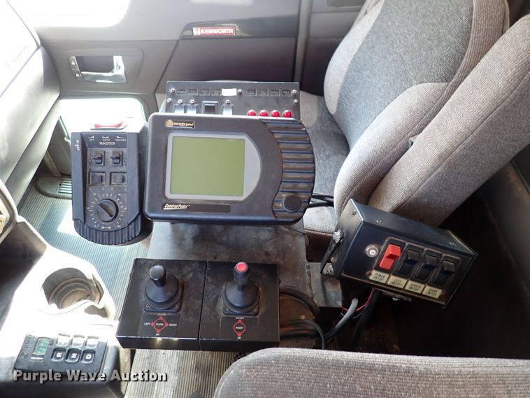 image for item DL7584 2010 Kenworth T400  dump truck