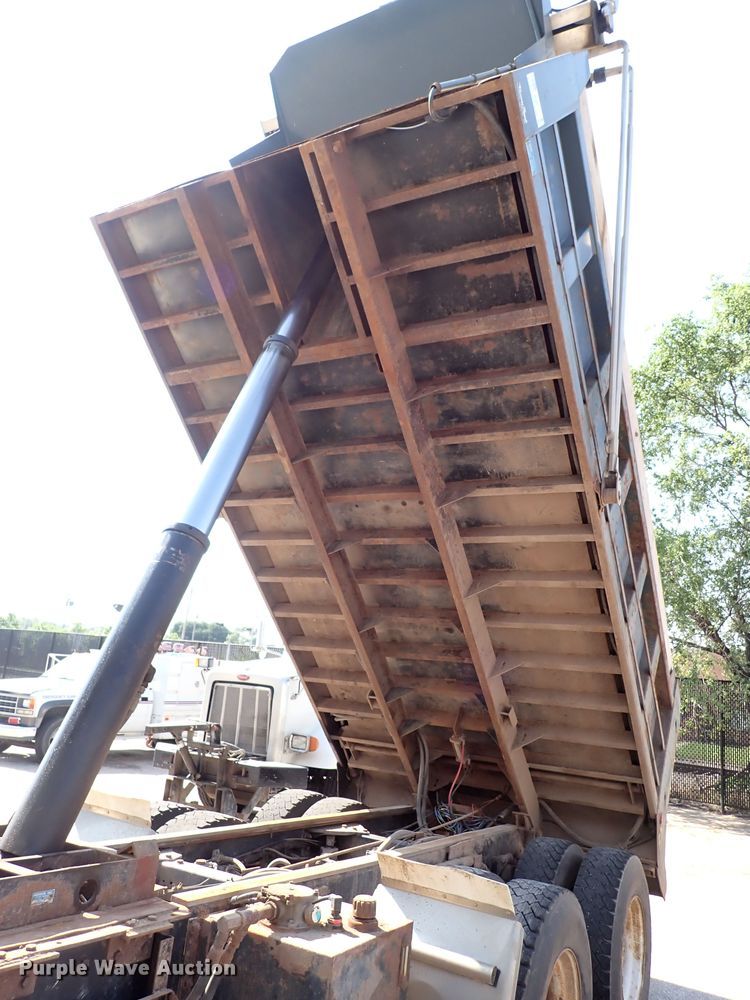 image for item DL7584 2010 Kenworth T400  dump truck