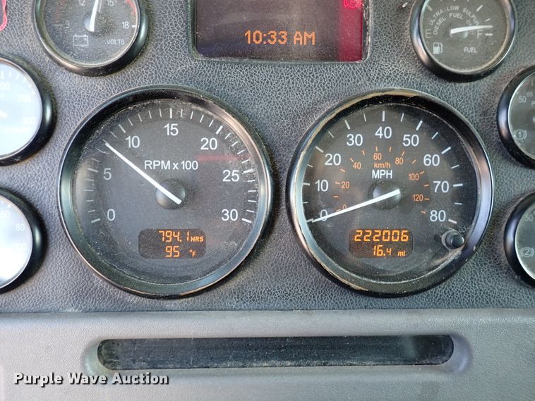 image for item DL7585 2011 Peterbilt 365  dump truck