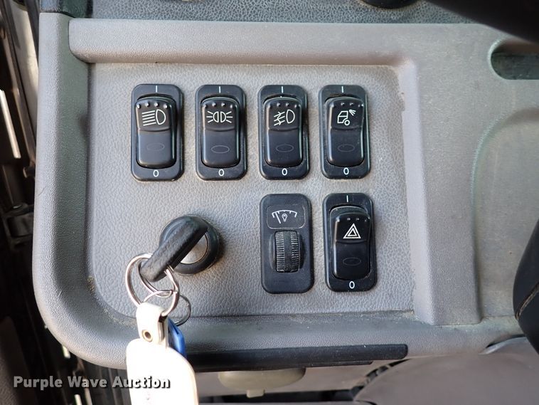 image for item DL7585 2011 Peterbilt 365  dump truck