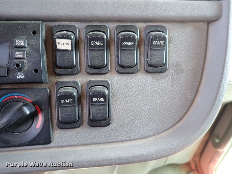 image for item DL7585 2011 Peterbilt 365  dump truck