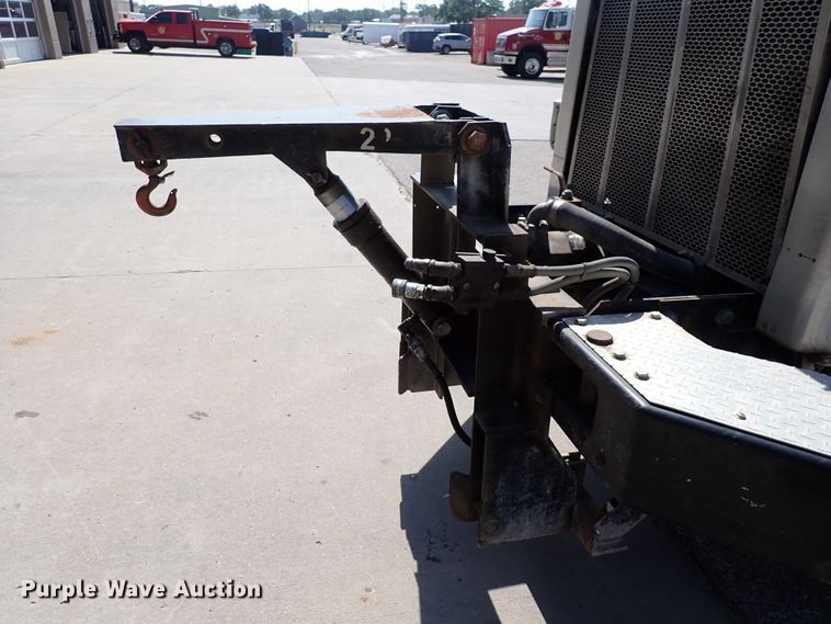 image for item DL7585 2011 Peterbilt 365  dump truck