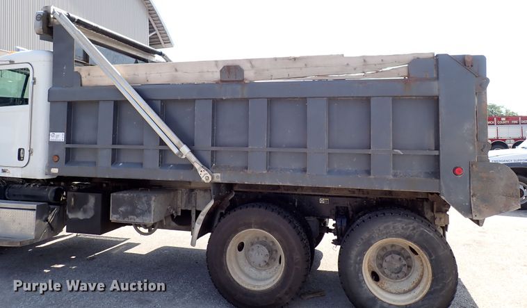 image for item DL7585 2011 Peterbilt 365  dump truck