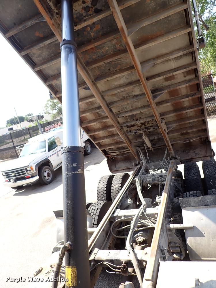 image for item DL7585 2011 Peterbilt 365  dump truck