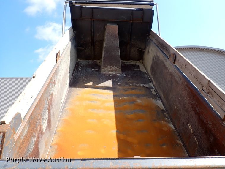 image for item DL7585 2011 Peterbilt 365  dump truck