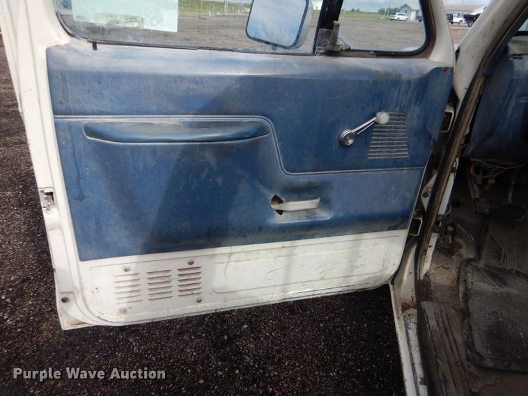 image for item DM0153 1987 Ford F150  pickup truck