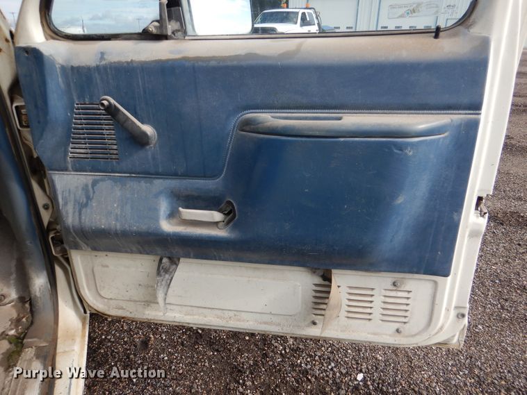 image for item DM0153 1987 Ford F150  pickup truck