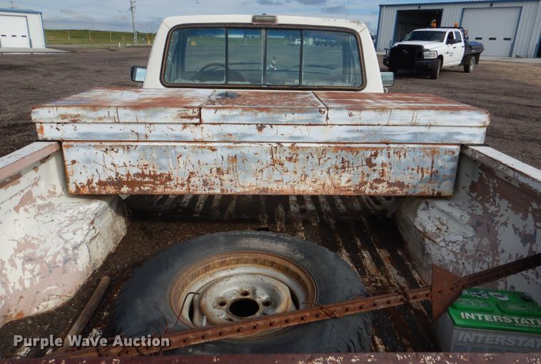 image for item DM0153 1987 Ford F150  pickup truck