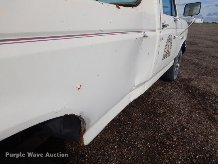 image for item DM0153 1987 Ford F150  pickup truck