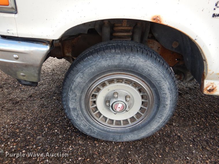 image for item DM0153 1987 Ford F150  pickup truck