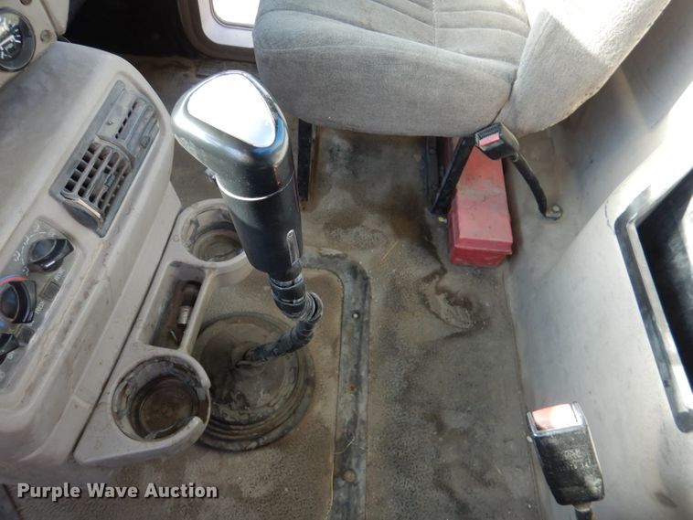 image for item DM0155 2001 Mack CH613  semi truck