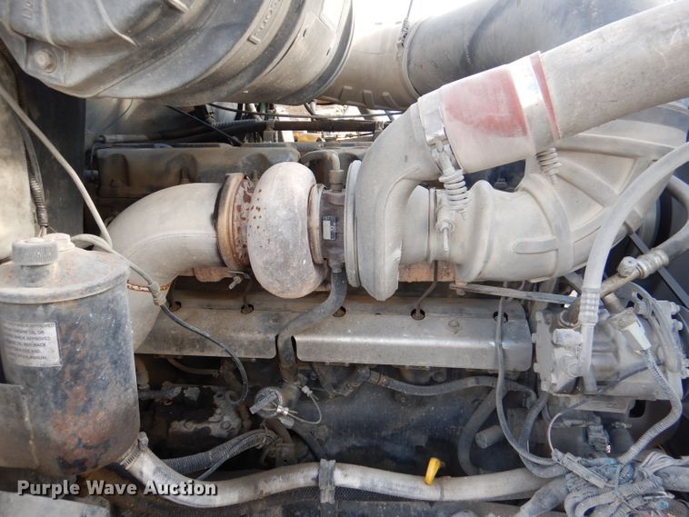 image for item DM0155 2001 Mack CH613  semi truck