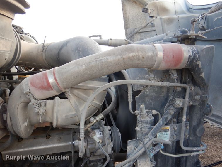 image for item DM0155 2001 Mack CH613  semi truck