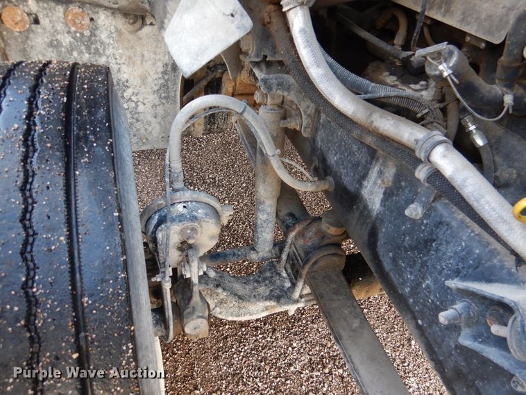 image for item DM0155 2001 Mack CH613  semi truck