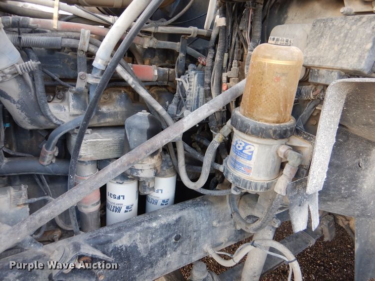 image for item DM0155 2001 Mack CH613  semi truck