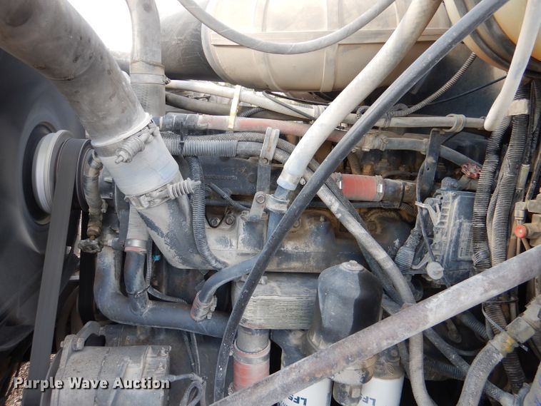 image for item DM0155 2001 Mack CH613  semi truck