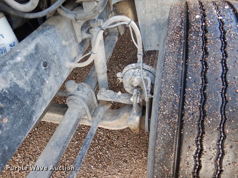 image for item DM0155 2001 Mack CH613  semi truck