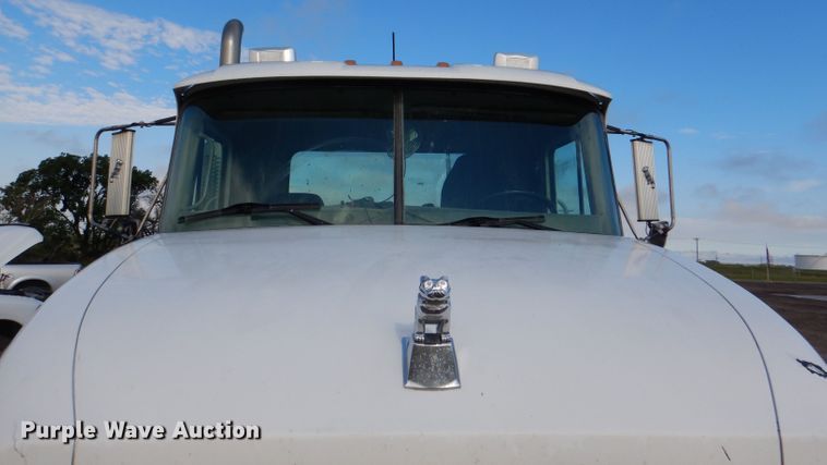 image for item DM0155 2001 Mack CH613  semi truck