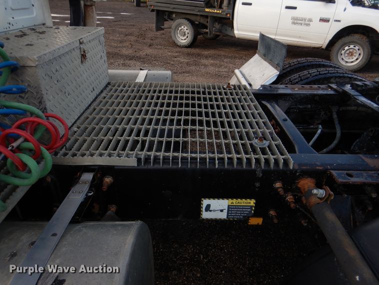 image for item DM0155 2001 Mack CH613  semi truck