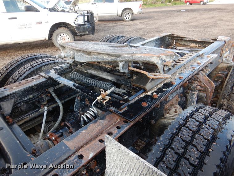 image for item DM0155 2001 Mack CH613  semi truck