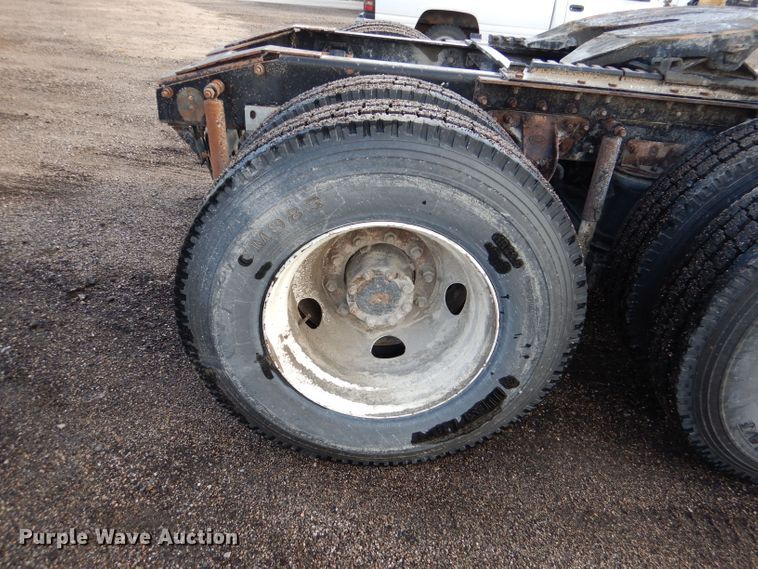 image for item DM0155 2001 Mack CH613  semi truck