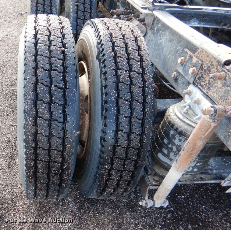 image for item DM0155 2001 Mack CH613  semi truck