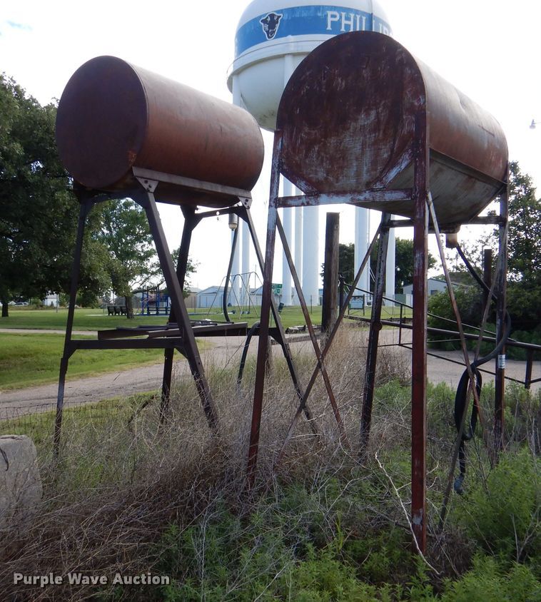 image for item DM0156 (2) fuel tanks