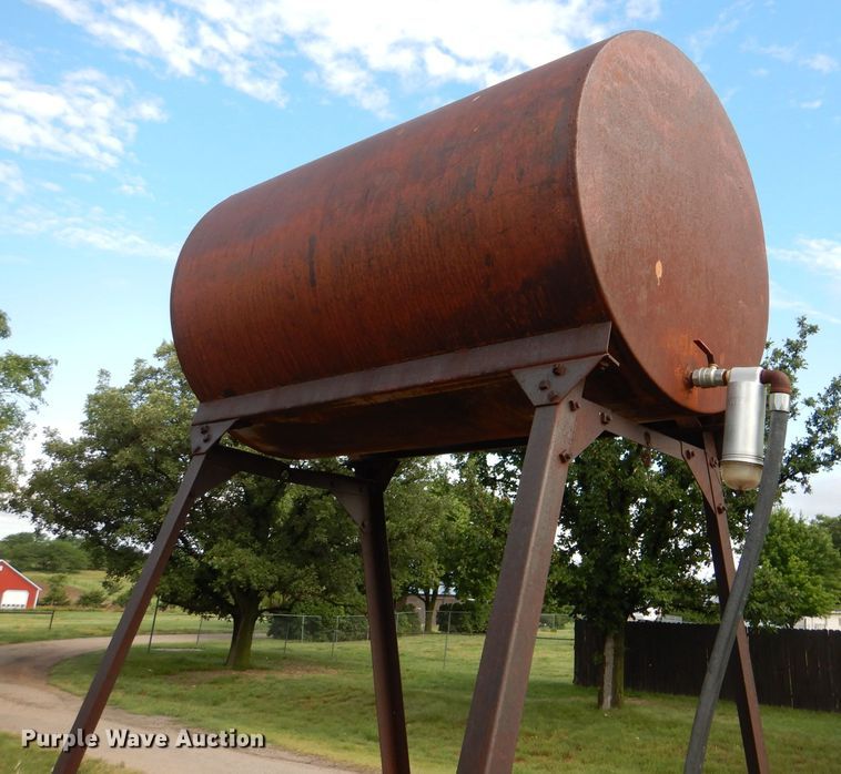 image for item DM0156 (2) fuel tanks