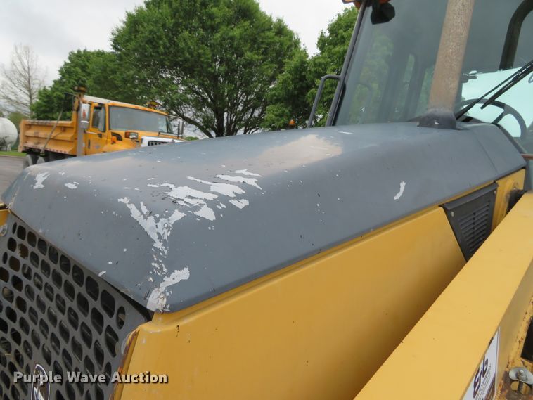 image for item DN5845 2005 John Deere 310SG  backhoe