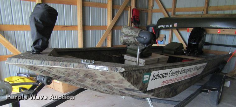 image for item EV9250 2007 XPress  boat