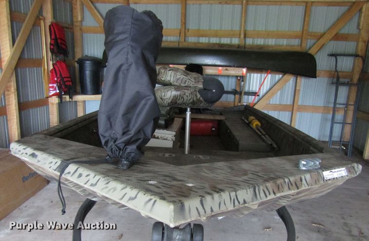 image for item EV9250 2007 XPress  boat