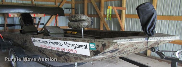 image for item EV9250 2007 XPress  boat