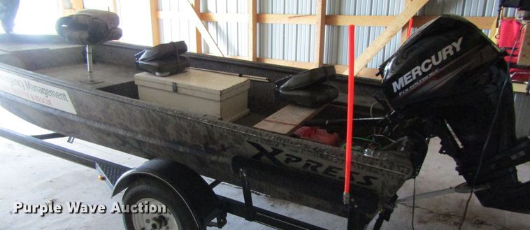 image for item EV9250 2007 XPress  boat