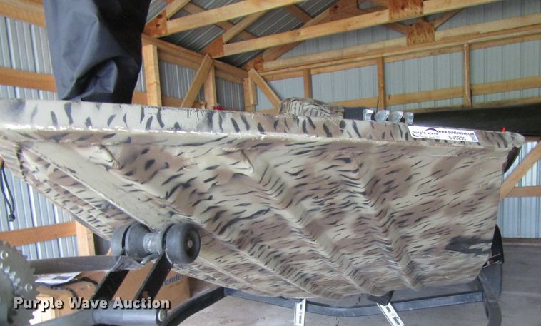 image for item EV9250 2007 XPress  boat