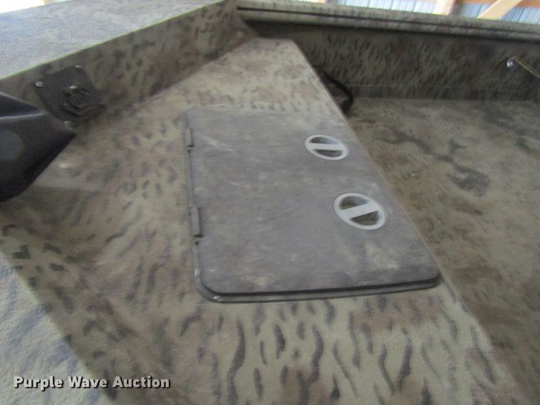 image for item EV9250 2007 XPress  boat