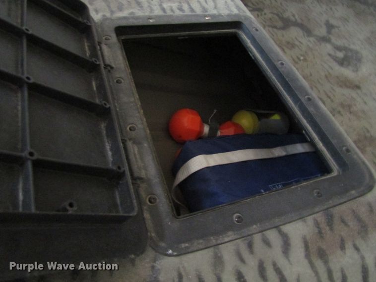 image for item EV9250 2007 XPress  boat