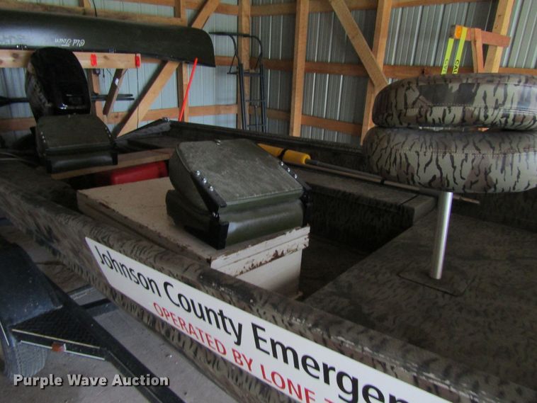 image for item EV9250 2007 XPress  boat