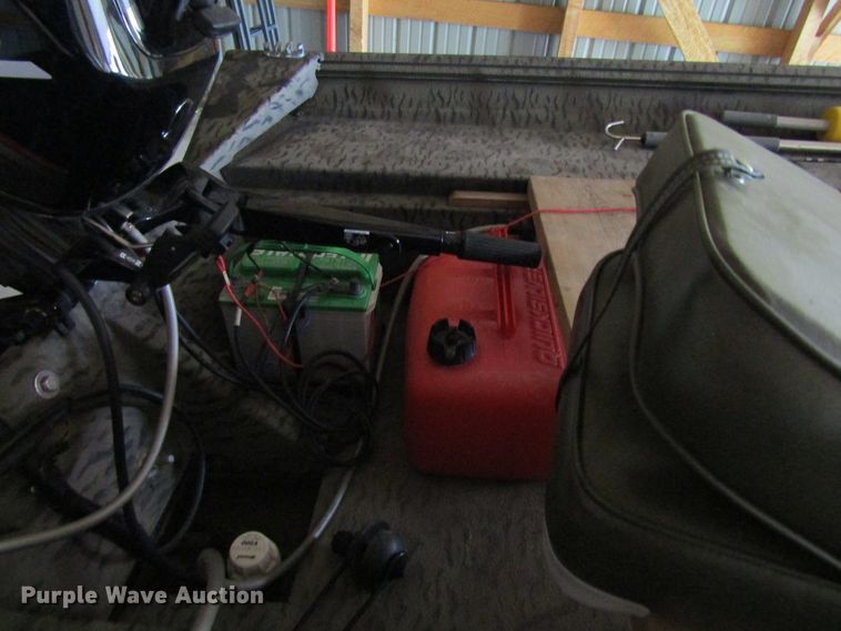 image for item EV9250 2007 XPress  boat