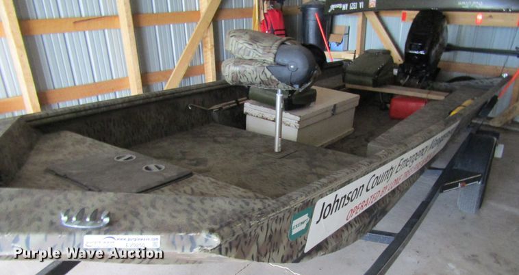 image for item EV9250 2007 XPress  boat