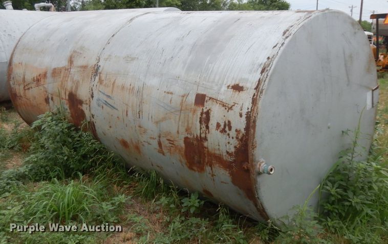 image for item EX9543 (2) fuel tanks